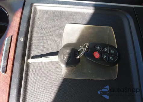 2014 Toyota Sienna Xle V6 8 Passenger из США, поврежденный, VIN 5TDYK3DC7ES450428